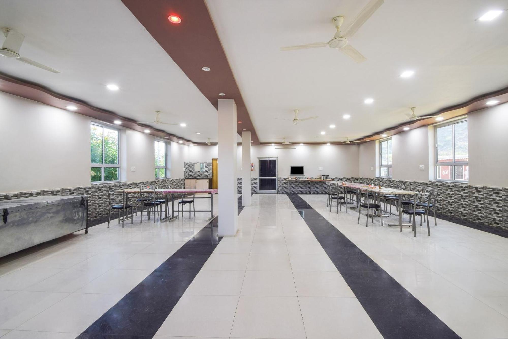 Hotel O Green Valley Resort พุชการ์ ภายนอก รูปภาพ
